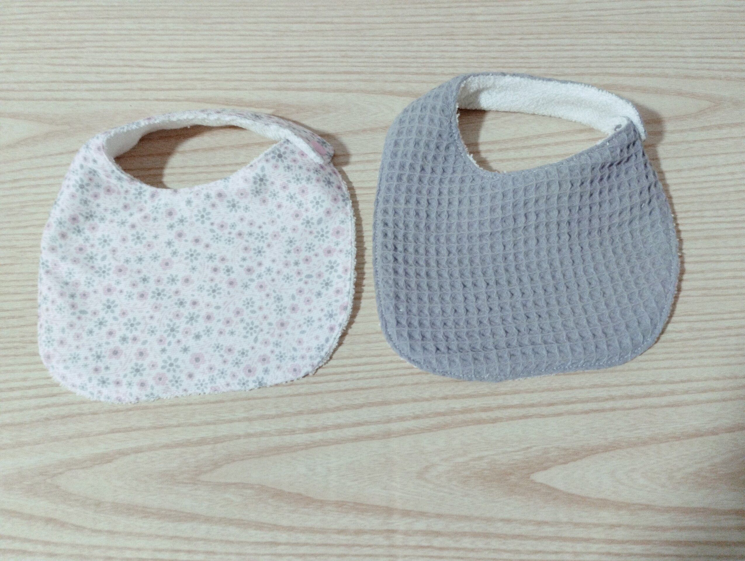 Pack 2 baberos coleccion Liberty rg/blanco - 3
